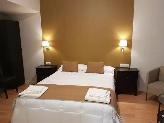 Büyük Yataklı Tek Kişilik Oda