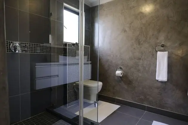 Luxury Hotel Room 4