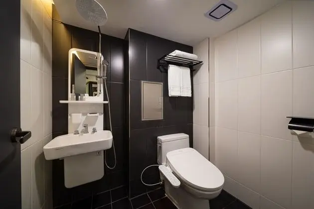 Compact King