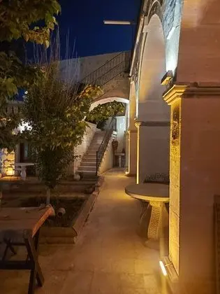 Üç Kişilik Oda, Bahçe Manzaralı