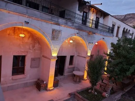 Üç Kişilik Oda, Bahçe Manzaralı