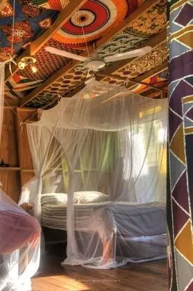 Private ensuite cabin "Blondie"