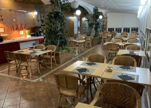 Family Oda, 1 Büyük (Queen) Boy Yatak ve Çekyat (2 Adults and 2 Children)