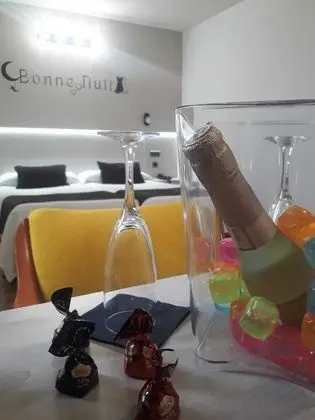 Family Oda, 1 Büyük (Queen) Boy Yatak ve Çekyat (2 Adults and 2 Children)