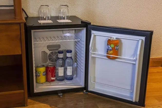 Family Oda, 1 Büyük (Queen) Boy Yatak ve Çekyat (2 Adults and 2 Children)