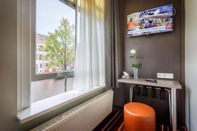 Standard Tek Büyük Yataklı Oda, Kanal Manzaralı