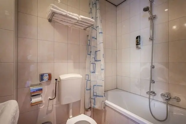 Standard Üç Kişilik Oda, Kanal Manzaralı