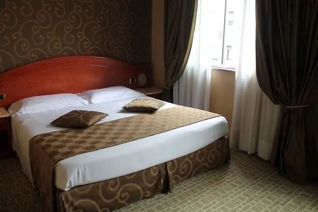 Classic Tek Büyük Yataklı Oda