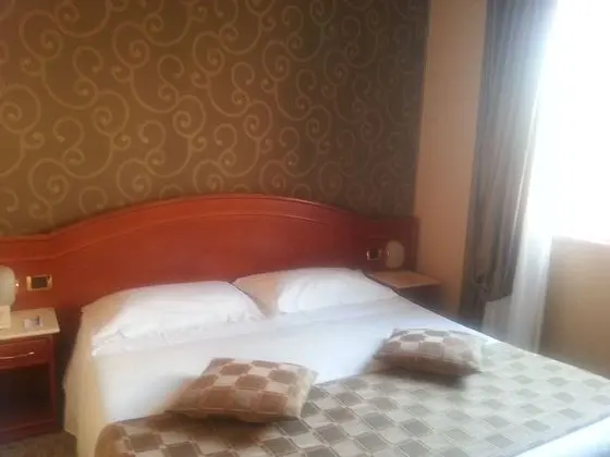 Classic Tek Büyük Yataklı Oda