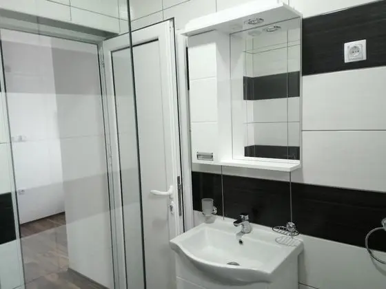 Standard Apart Daire, Dağ Yamacı