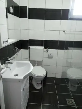 Standard Apart Daire, Dağ Yamacı