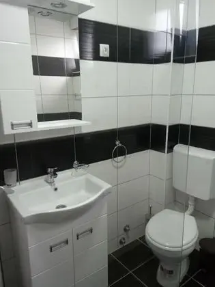 Standard Apart Daire, Dağ Yamacı