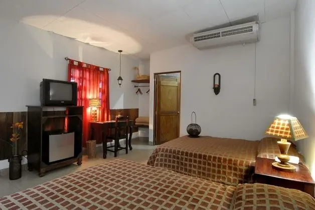 Standard Oda, Havuz Manzaralı (2 full beds )