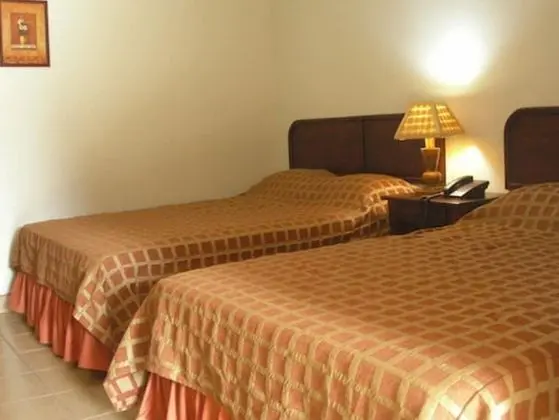 Standard Oda, Havuz Manzaralı (2 full beds )