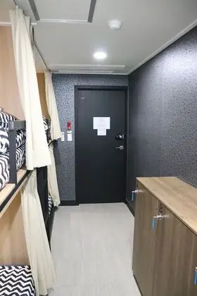 Ortak Ranzalı Oda, Sadece kadınlar için