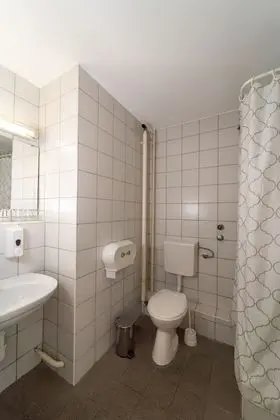 Ortak Ranzalı Oda, Sadece kadınlar için (Bed in a 4-Bed Dormitory Room)