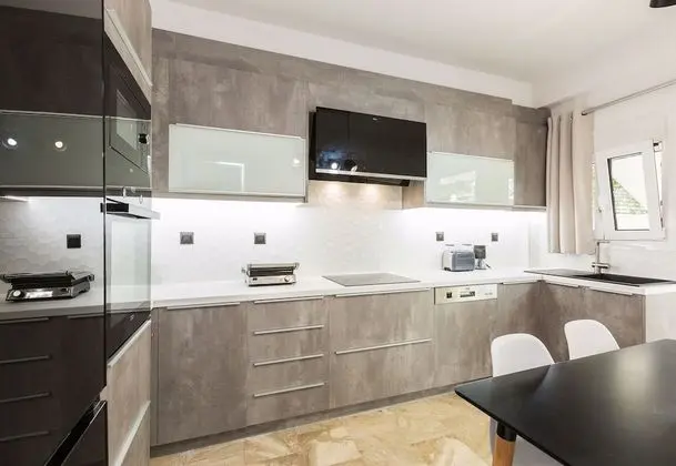 Family Ev, Birden Çok Yatak, Denize Bakan (Mpali Bay View  And Beach Front Apt)