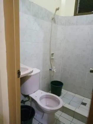 Tek Büyük Yataklı Oda, Ortak Banyo