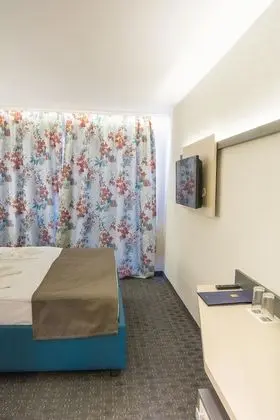 Standard Tek Büyük veya İki Ayrı Yataklı Oda