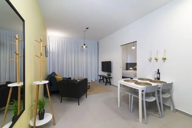 Deluxe One Bedroom Apartment - House No. 29