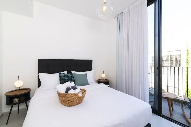 Luxury One Bedroom Apartment with Balcony - House No. 29