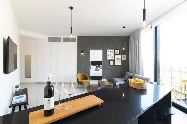 Luxury One Bedroom Apartment with Balcony - House No. 29