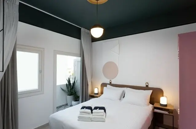 One Bedroom Apartment with Balcony
