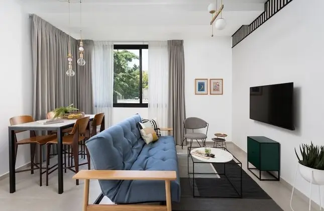 One Bedroom Apartment with Garden