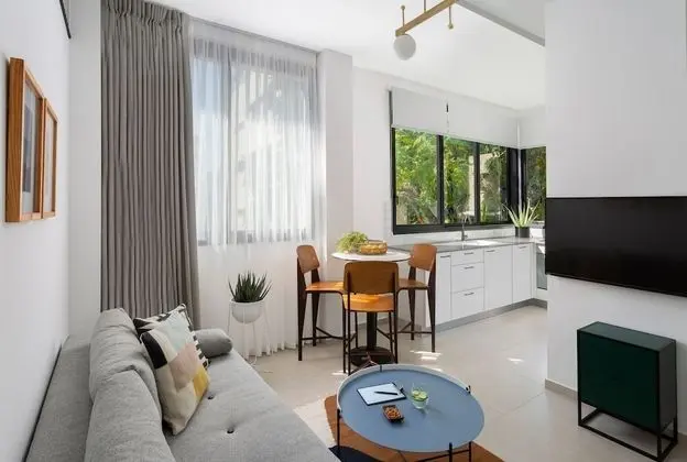 One Bedroom Apartment with Garden