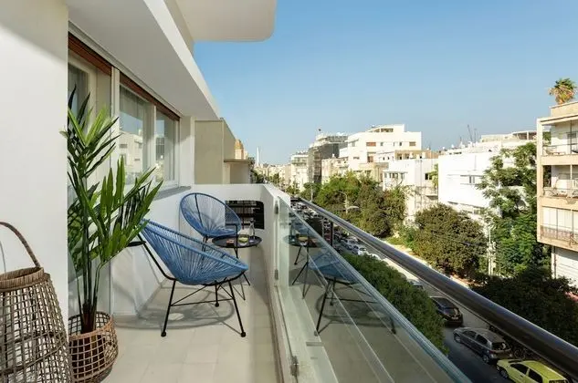 Superior One Bedroom Apartment with Balcony