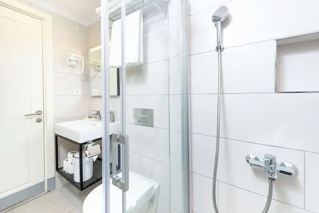 Deluxe Tek Büyük Yataklı Oda (or twin)
