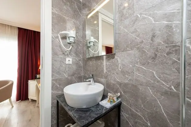 Standard Tek Büyük Yataklı Oda