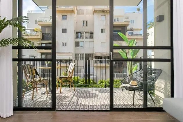 One Bedroom Apartment with Balcony