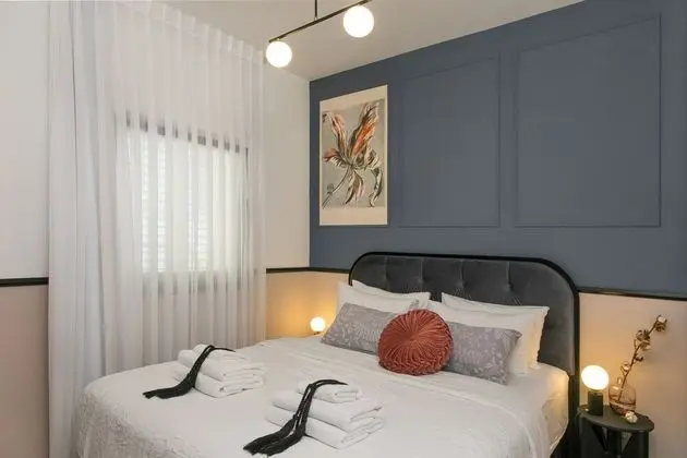One Bedroom Apartment with Balcony