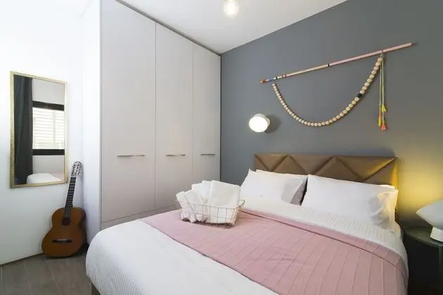 One Bedroom Apartment with City View