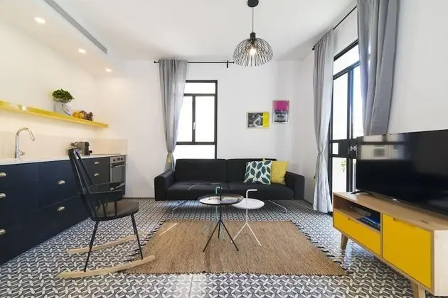 One Bedroom Apartment with City View