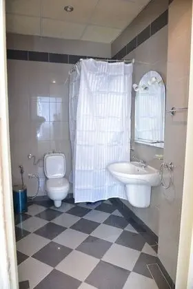 Basic Ortak Ranzalı Oda, Sadece erkekler için, Şehir Manzaralı