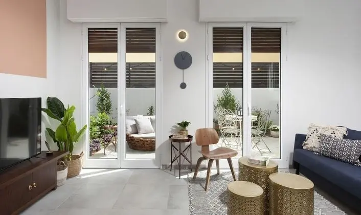 One Bedroom Apartment with Garden