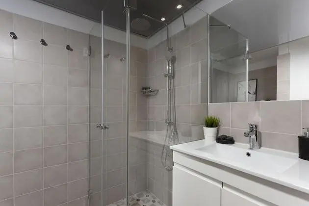 One Bedroom Apartment with Garden