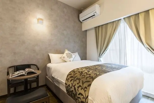 Standard Tek Büyük Yataklı Oda