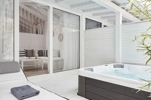 Honeymoon Süit, Bahçe Manzaralı (Outdoor Jacuzzi)