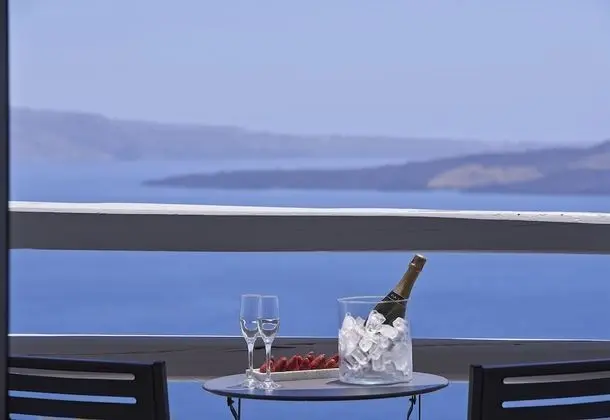 Superior Room with Caldera View