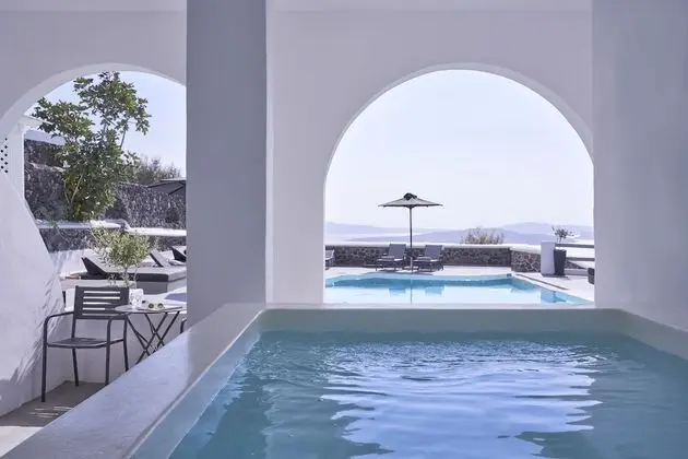 Two bedroom suite with Jetted Tub, Caldera view