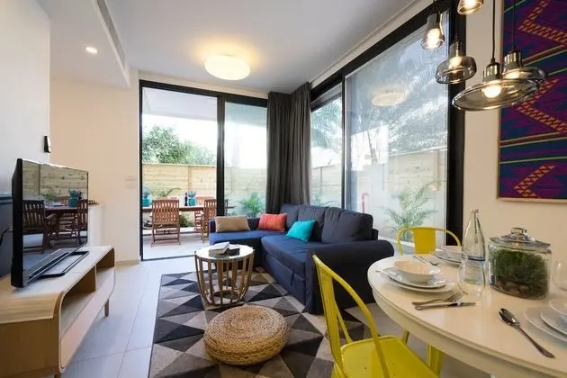 Four Bedroom Apartment with Garden