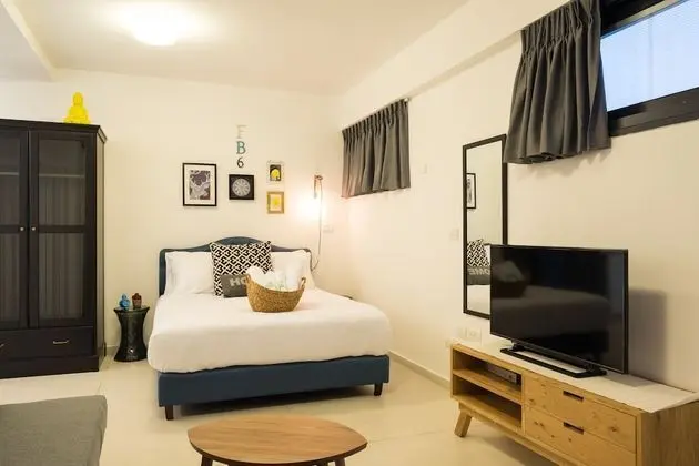 Four Bedroom Apartment with Garden