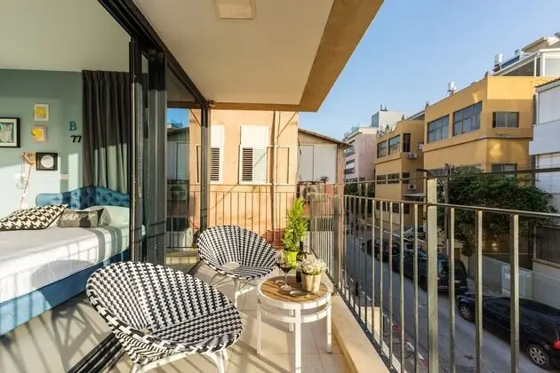 Four Bedroom Apartment with Garden