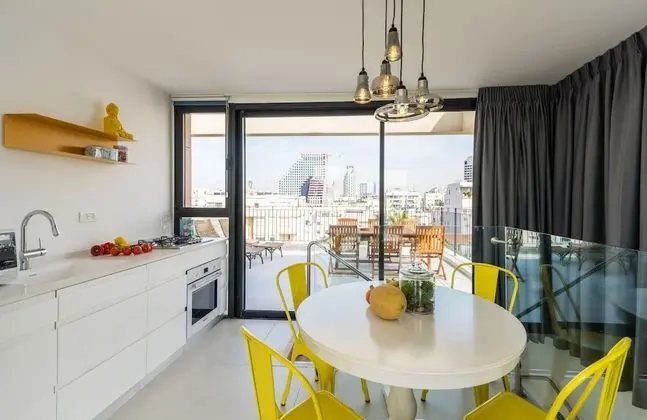 Three Bedroom Penthouse with Sea View