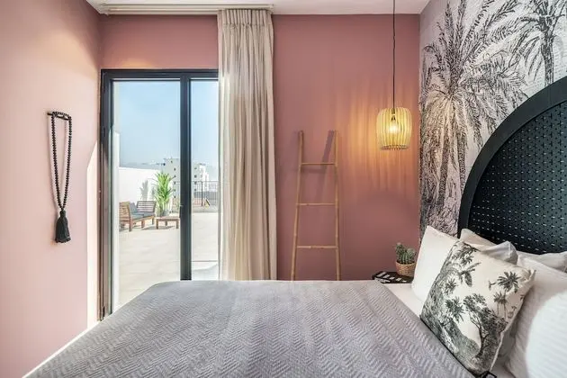 One Bedroom Apartment with Terrace and Parking