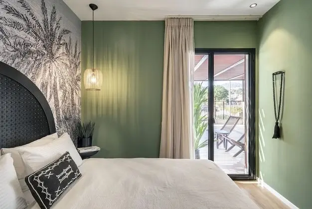 One Bedroom Apartment with Terrace and Parking