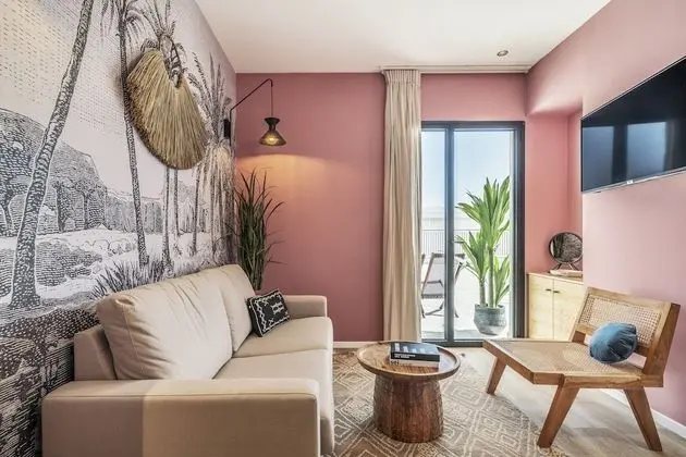 One Bedroom Apartment with Terrace and Parking